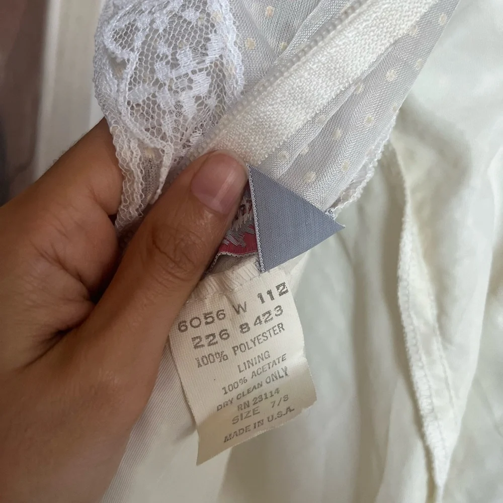 Vintage JCPenney Ivory Lace Wedding Dress - size 7/8 - Picture 12 of 16